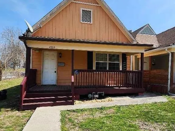 2203 Agnes Ave, Kansas City, MO 64127