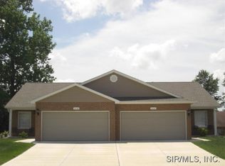 2234 Calgary Dr, Belleville, IL 62221