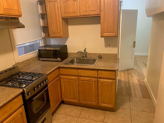 5th image of 837 Geary St #102