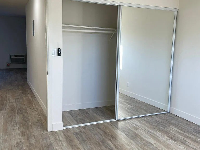 2bed+1.5bath Flat level secondary bedroom with mirror closet doors and new ceiling fans with light.
--
*Floor plans are digital renderings. All dimensions are approximate. Actual product and specifications may vary in dimension or detail. Not all features