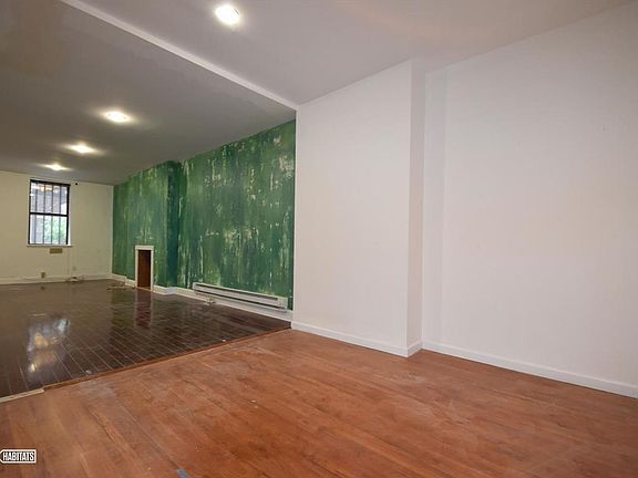 3rd image of 34 W 37th St Fl 3