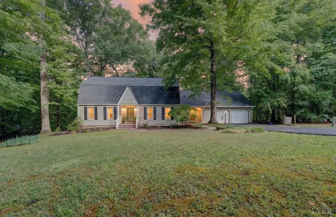 3 bed, 3.5 bath, 4000 sqft, $4,500 — Photo 2