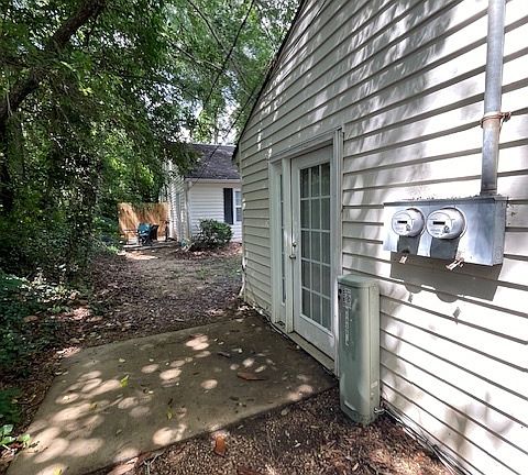3rd image of 155 Bowen St APT 6