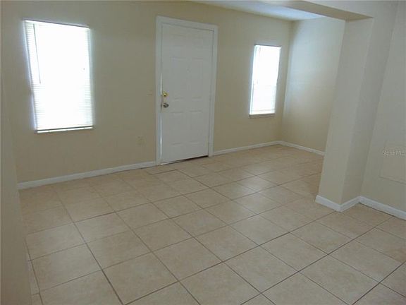 3rd image of 2924 Lawrence Dr