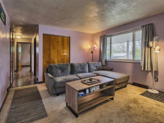 2nd image of 512 New Haven Dr