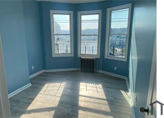 1st image of 215 Edwards Pl Floor 3
