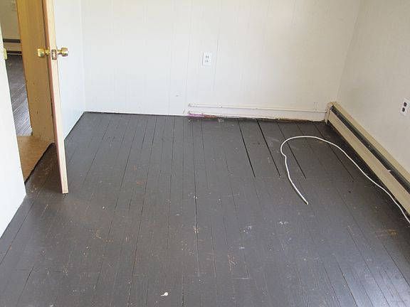 4th image of 5402 Bradley Ave