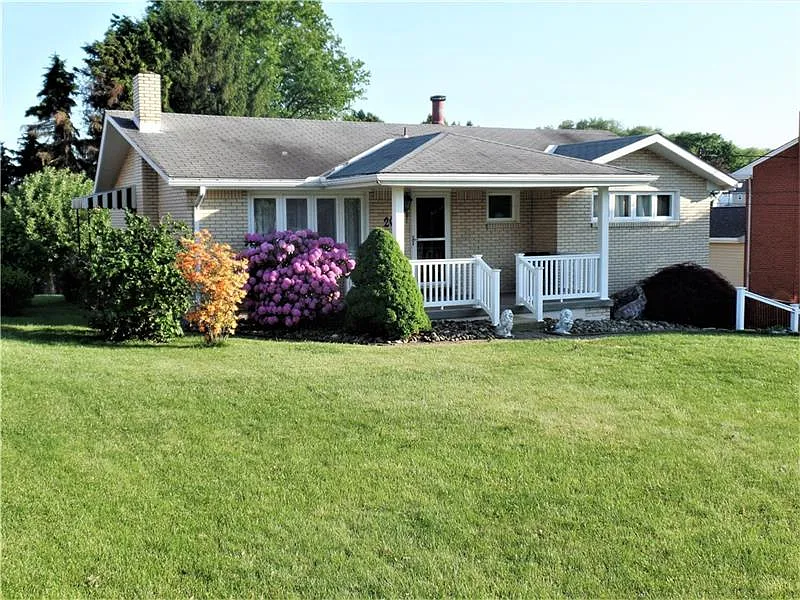 205 Highland Dr photo 1