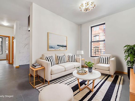 2nd image of 207 Henry St Unit 3