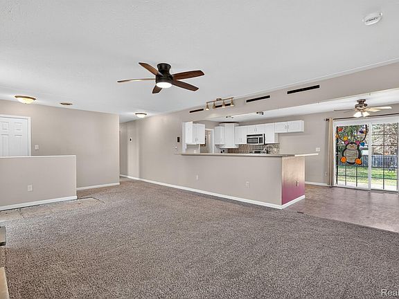 3rd image of 1325 N Linden Rd