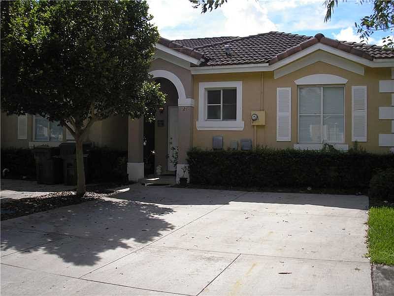 2nd image of 124 SW 15th Rd #0