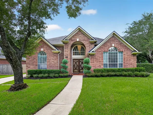 1802 Pepper Tree Ct, Sugar Land, TX 77479