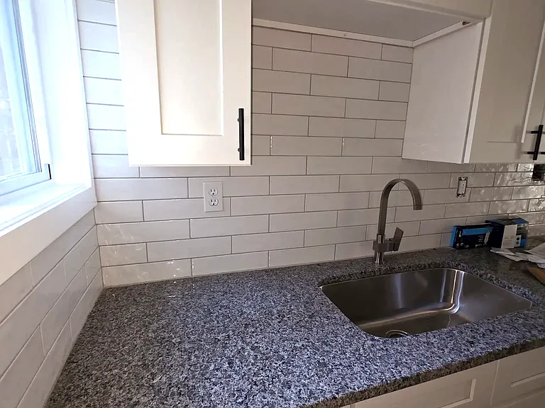 407 E Carson St — Photo 3