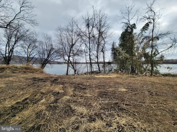 910 River Rd, Marysville, PA 17053