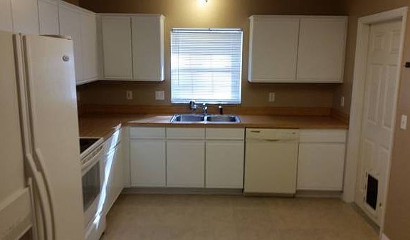2nd image of 207 Arlington Ave