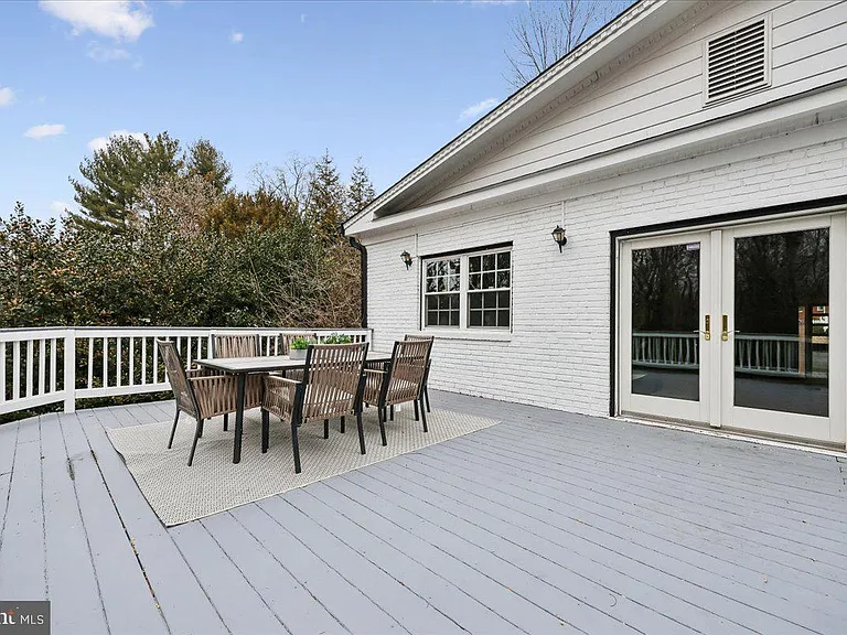 4902 Derussey Pkwy — Photo 27