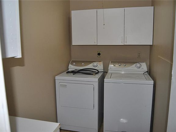 4th image of 418 El Camino Dr