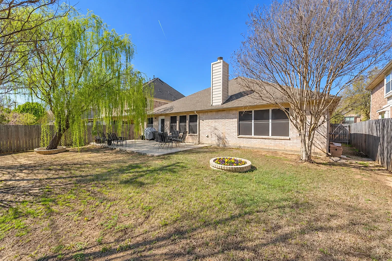 4 bed, 2416 sqft, $2,370 — Photo 4
