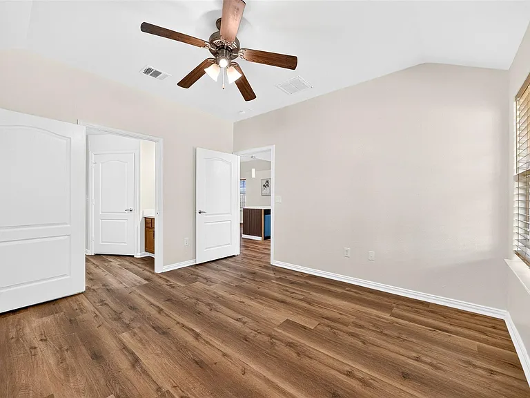 1302 Shearn St — Photo 20