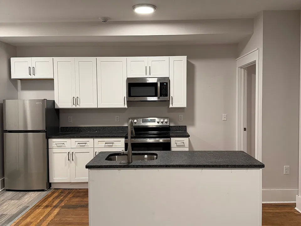 139 Troup St #206