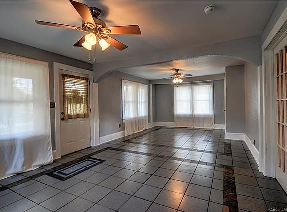 4th image of 293 Meadow St