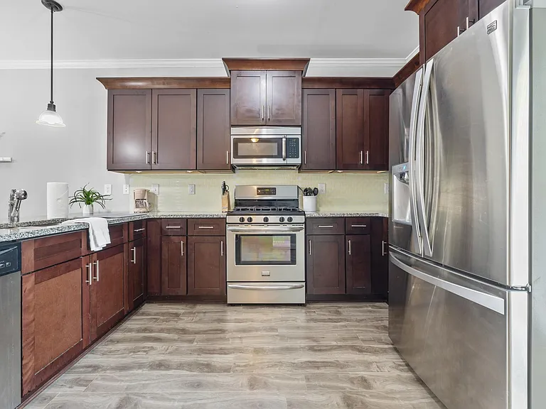 1365 Memorial Dr SE #9 — Photo 21