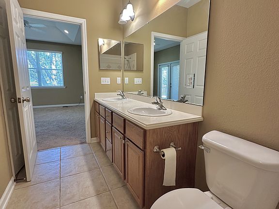 4th image of 55 Fairway Dr #1