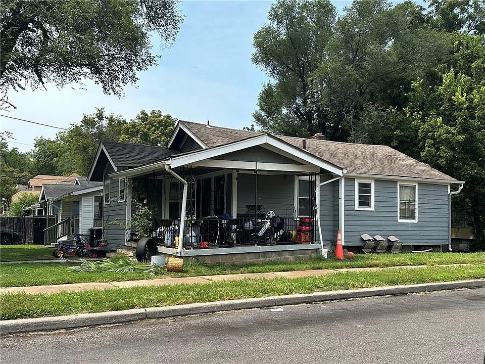 1st image of 3044 E 60th St