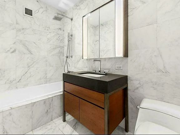 4th image of 75 Wall St APT 37J