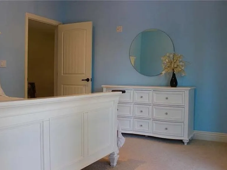 507 Grove Pl — Photo 16