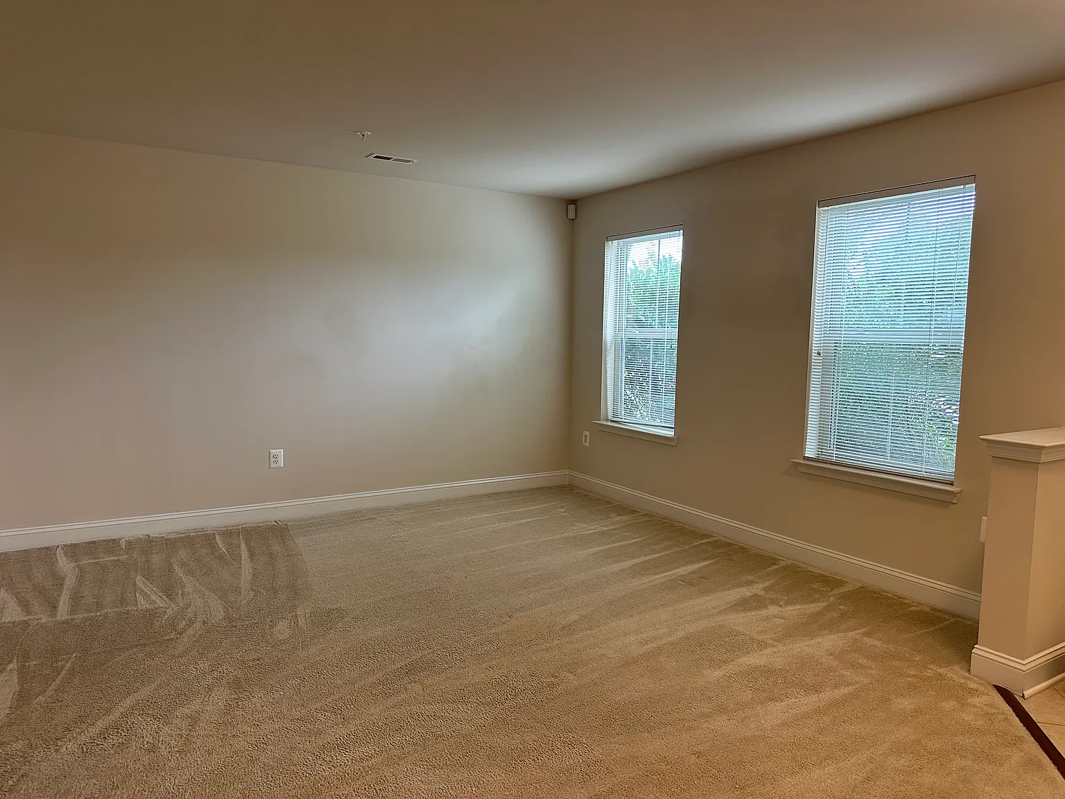 3 bed, 2.5 bath, 1990 sqft, $3,150 — Photo 4