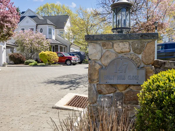 147 Holly Hill Ln 2, Greenwich, CT 06830