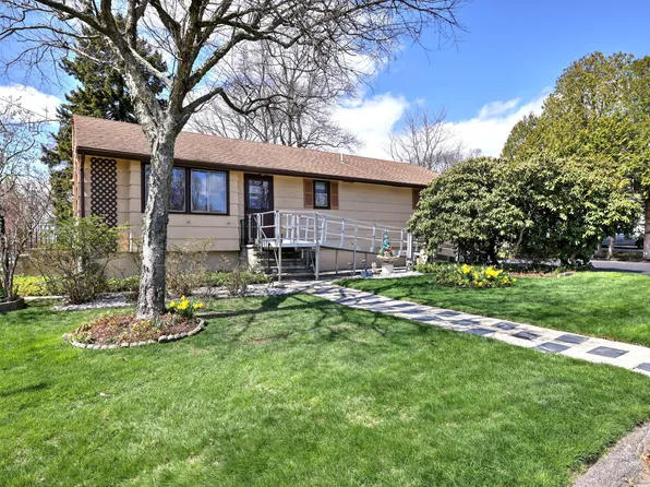 43 Deerwood Avenue, Milford, CT 06460