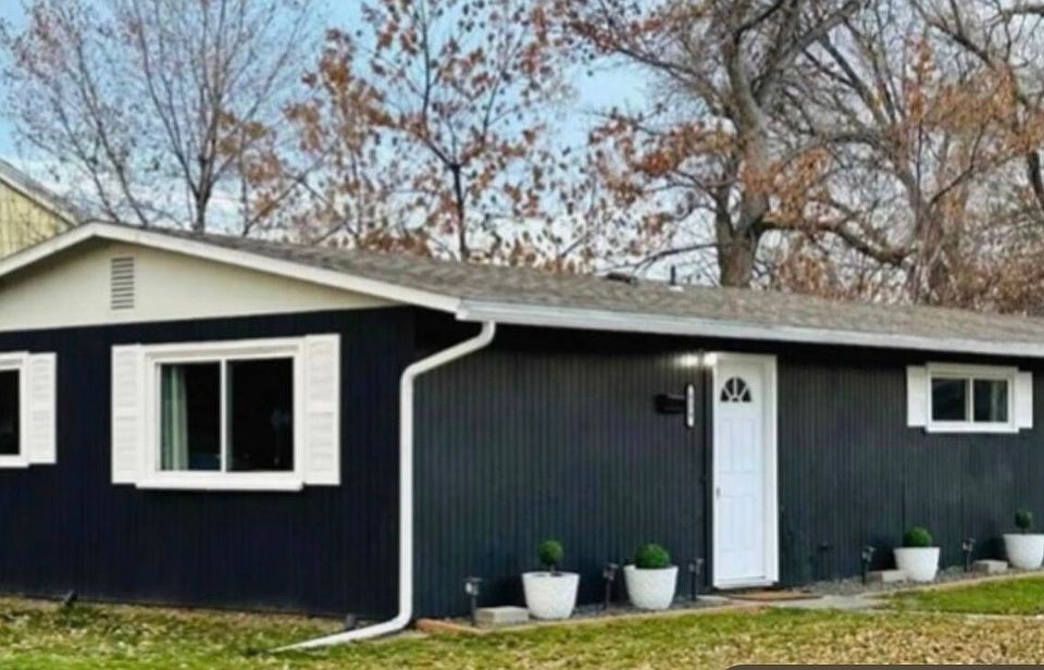 1st image of 834 Avenue C