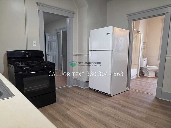3rd image of 149 Rhodes Ave