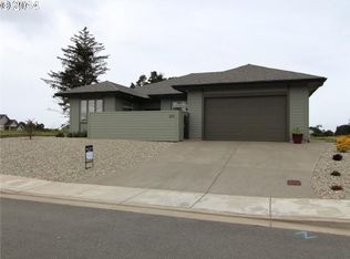 2613 Cedar Loop, Bandon, OR 97411