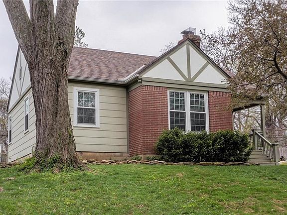 3rd image of 8834 Virginia Ln