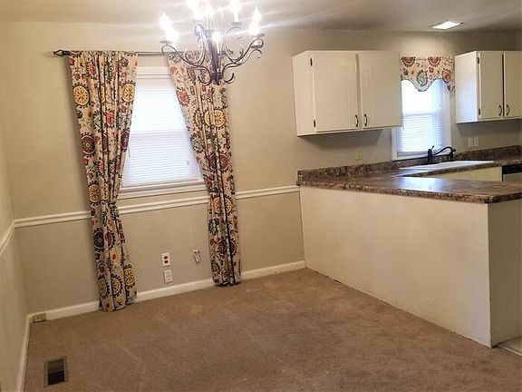 4th image of 1300 Sewanee Dr