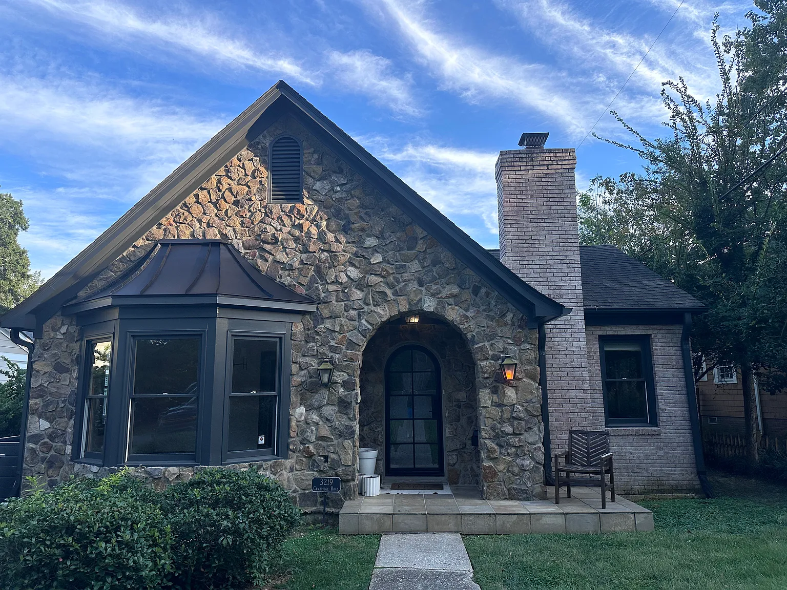 3 bed, 1832 sqft, $4,400 — Photo 1