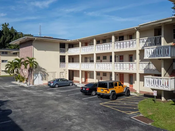 4770 NW 10th Court #106, Plantation, FL 33313