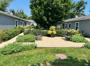 104 E Scranton Ave, Lake Bluff, IL 60044