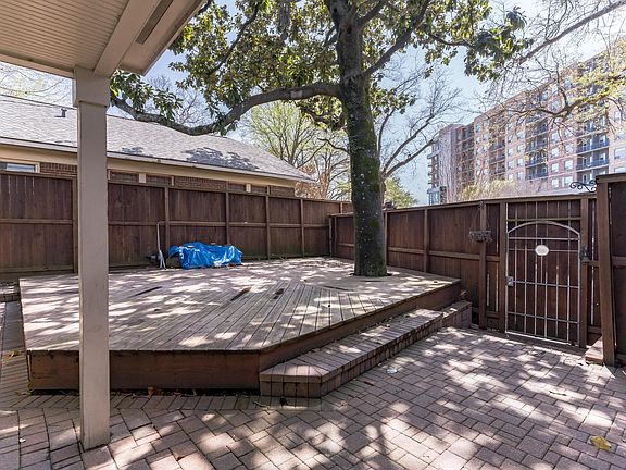 Outdoor deck