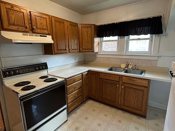 5th image of 605 S 22nd St