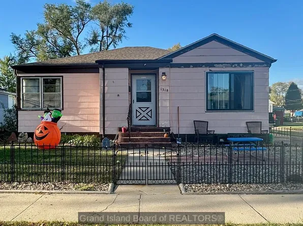 1318 W 5th St, Grand Island, NE 68801