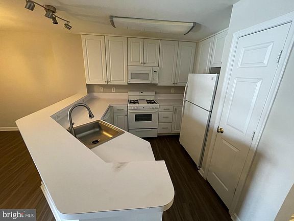 2nd image of 18805 Sparkling Water Dr #7/303
