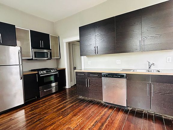 3rd image of 509-511 9th St W #509-1