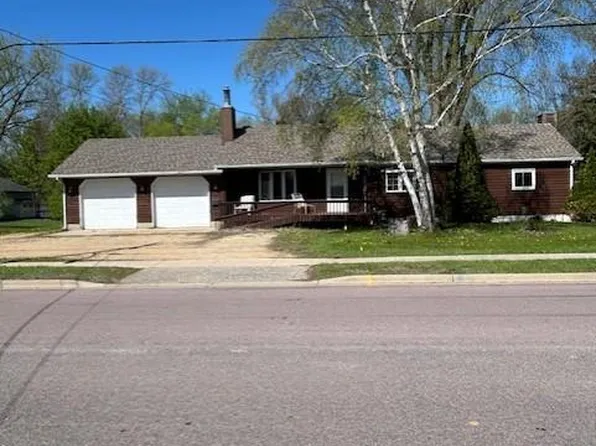 511 1st St N, Waterville, MN 56096