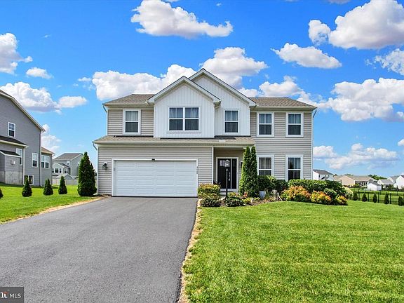 2nd image of 4008 Country Dr
