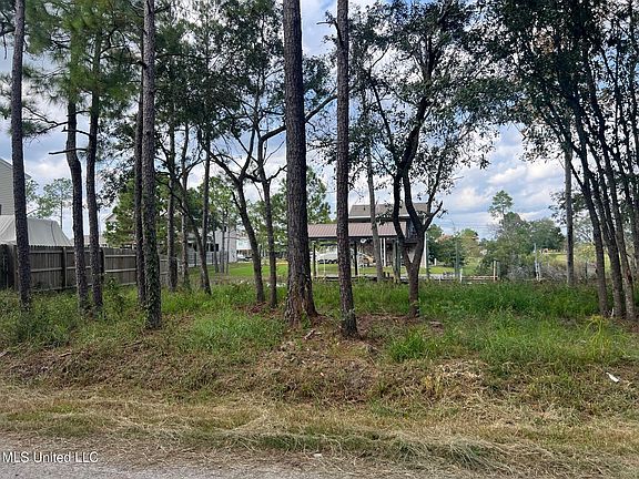 3rd image of Nsn Eighteenth St Lot 24