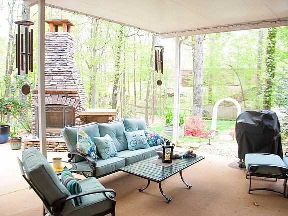 5th image of 104 Whisperwood Ln